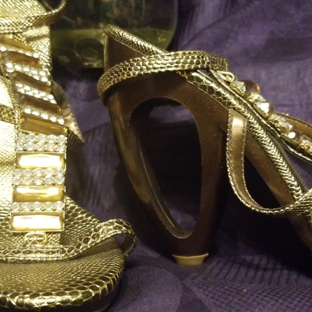 Shoes: NWOT GOLD Sandals - Picture 3 of 7